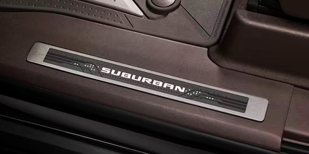Accesorios eléctronicos para complementar y personalizar tu nueva Chevrolet Suburban 2025, la mejor SUV 4x4